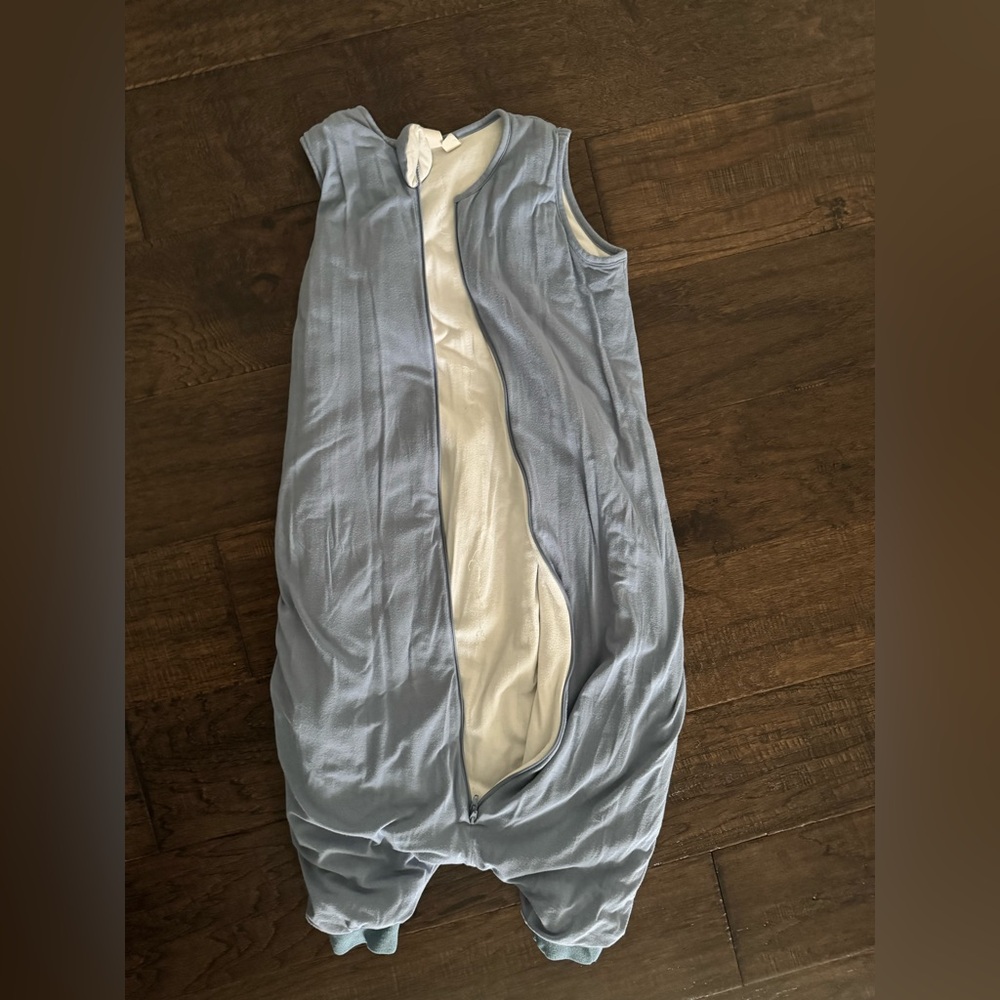 Kyte Blue and White Sleeveless Baby Sleep Sack. Great condition!